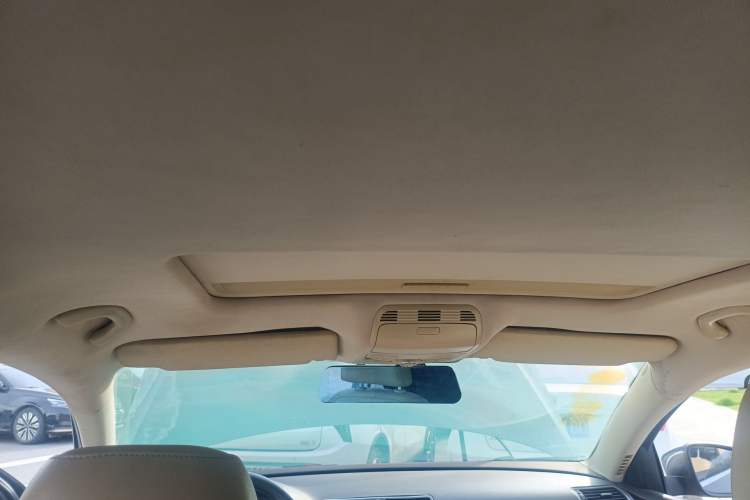 Used Volkswagen Magotan 2012 Revised Version 1.8TSI Leading Edition Headliner