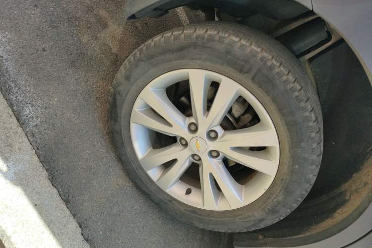 Used Chevrolet Captiva 2017 2.4L 4x4 Flagship Edition 7-Seater Right Rear Wheel Hub