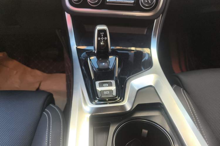 Used Lynk & Co 01 2019 2.0T Two-Wheel-Drive Pro Version China VI Standard
