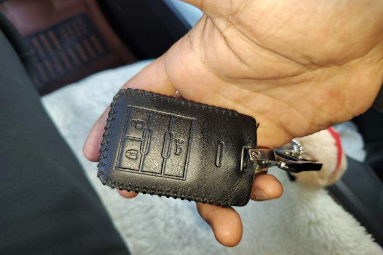 Used Chevrolet Captiva 2015 2.4L 4x4 Flagship Edition 7-Seater
