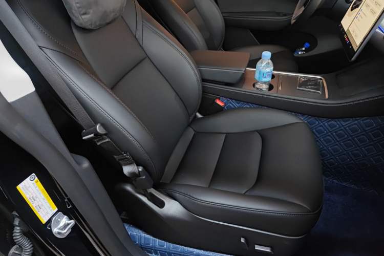 Used Tesla Model Y 2023 Long-Range All-Wheel-Drive Version