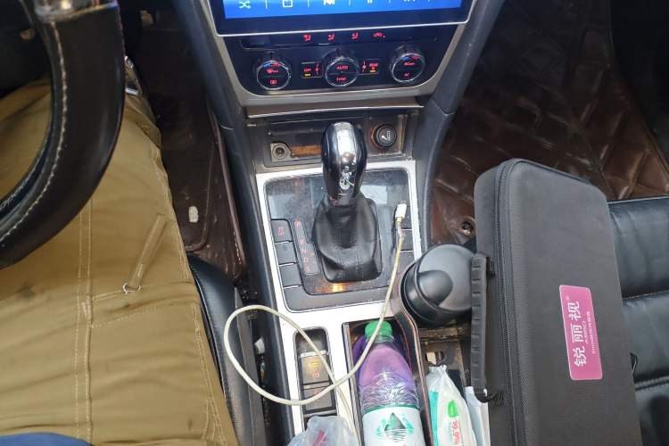 Used Volkswagen Passat 2011 1.8 TSI DSG Prestige Edition Gear Lever