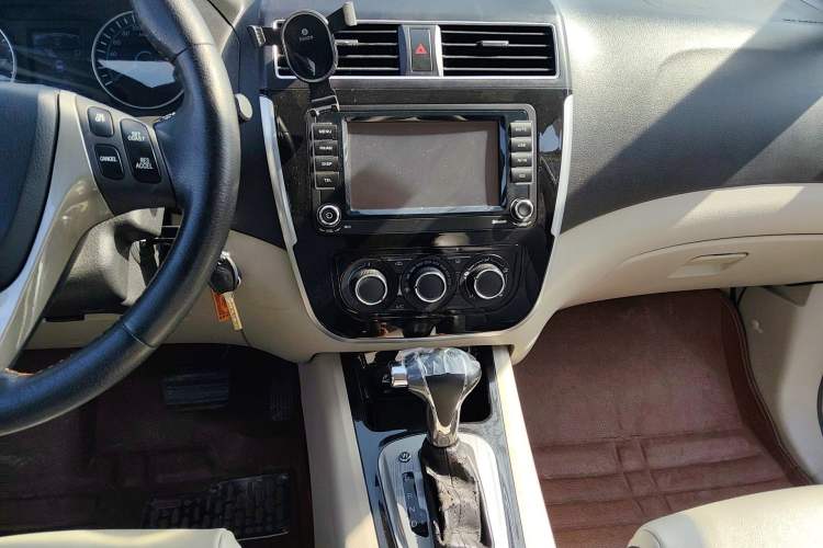 Used FORTHING Joyear XV 2016 1.6L CVT Luxury Model
