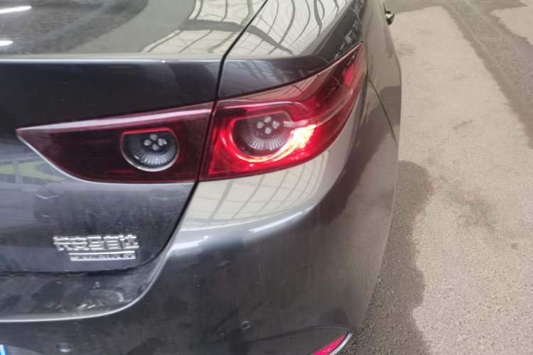 Used Mazda 3 Axela 2020 2.0L Automatic Zhiya Edition Exterior 3