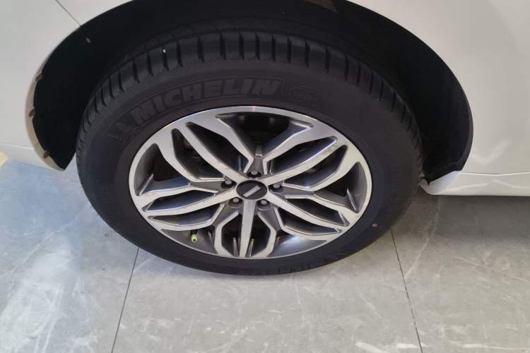 Used Wey VV5 2017 2.0T Ultra-Luxury Version Right Rear Wheel Hub