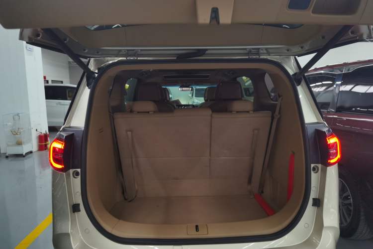 Used Buick GL8 2021 ES Landtrek 653T Luxury Model
