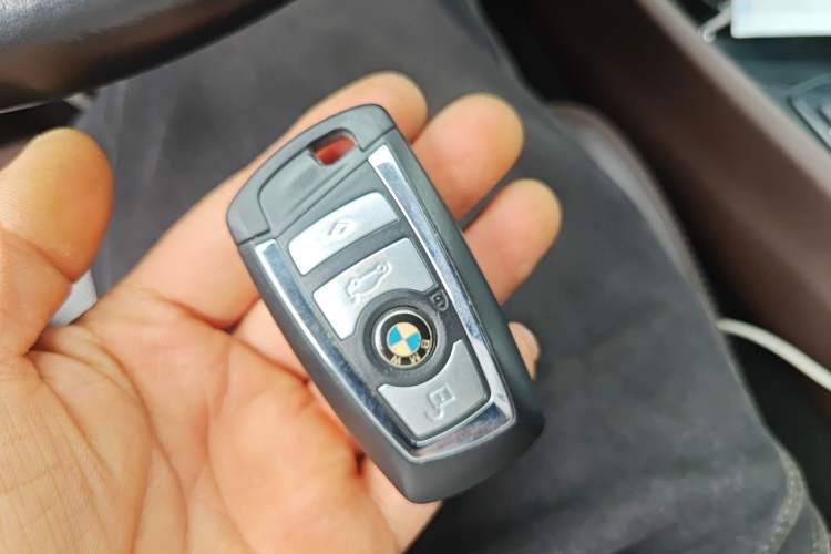 Used BMW 5 Series GT 2014 535i Luxury Edition Vehicle Key