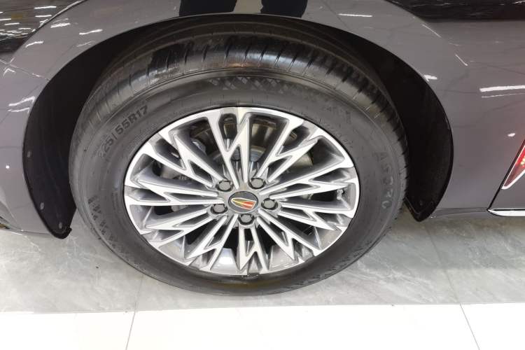 Used Hongqi H5 2025 1.5T DCT Qiyun 500 000th Unit Commemorative Edition Left Front Wheel Hub