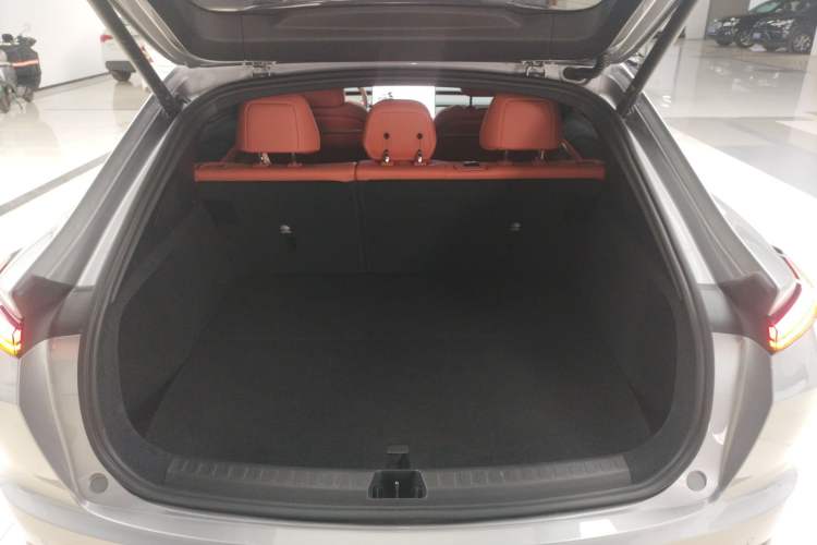 Used ONVO L60 2024 60 kWh Rear-Drive Version