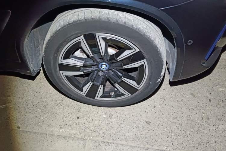 Used BMW iX3 2022 Leading Model Right Front Wheel Hub