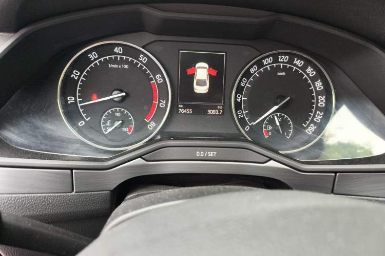 Used Skoda Superb 2016 TSI280 DSG Innovation Edition Odometer Close Up