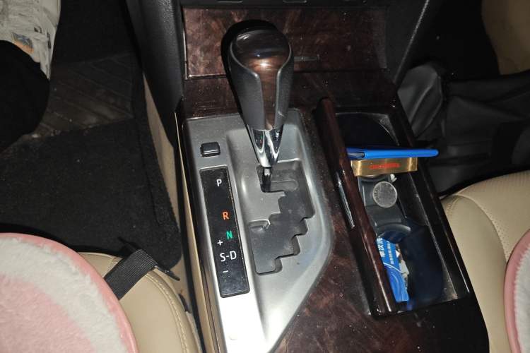 Used Toyota Camry 2015 2.0G Premier Edition Gear Lever