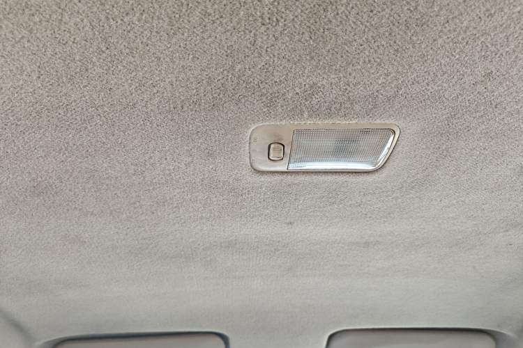 Used BYD F3 2013 Energy-Efficient Model 1.5L Manual Comfort Version Headliner