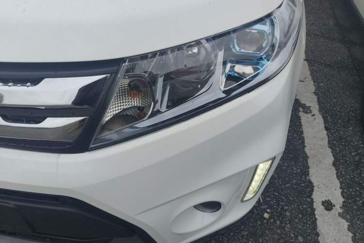 Used Suzuki Vitara 2016 1.4T Automatic Two-Wheel Drive Luxury Version Left Front Headlight