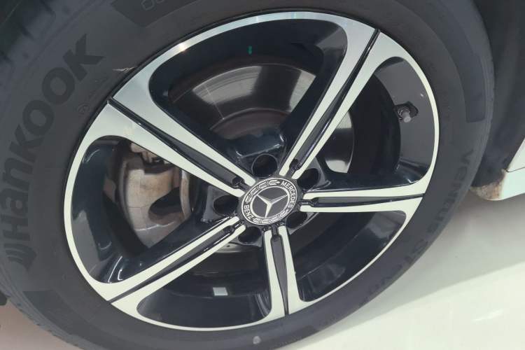 Used Mercedes-Benz A-Class 2022 Second Facelift A 200 L Sport Sedan Fashion Version
