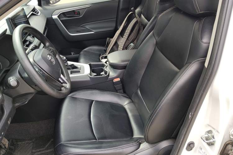 Used Toyota RAV4 2022 2.0L CVT Two-Wheel Drive Urban Edition
