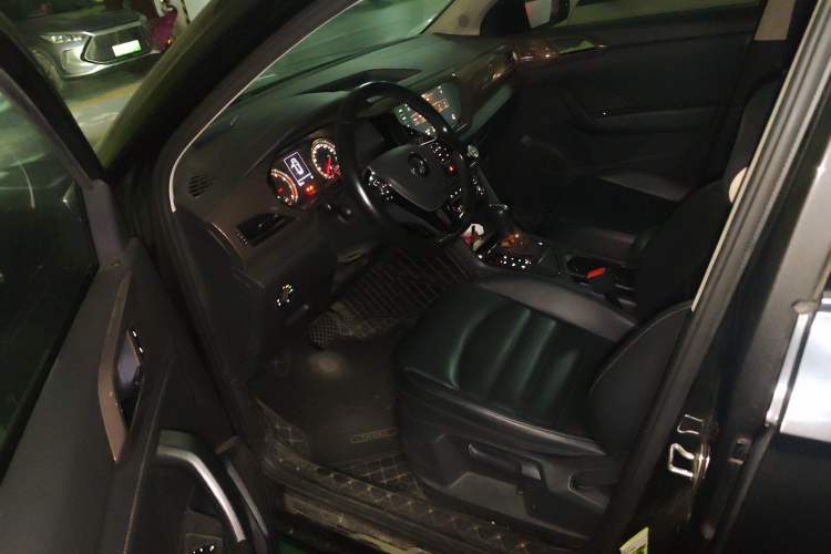 Used Volkswagen Tharu 2020 280TSI Two-Wheel Drive Luxury Edition China VI Standard
