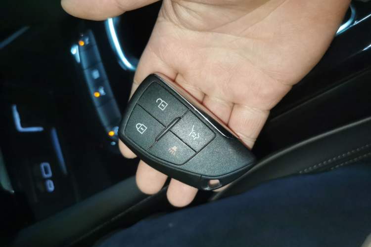 Used Buick Envision 2022 Facelift Encore S 652T Two-Wheel-Drive Luxury Model Vehicle Key