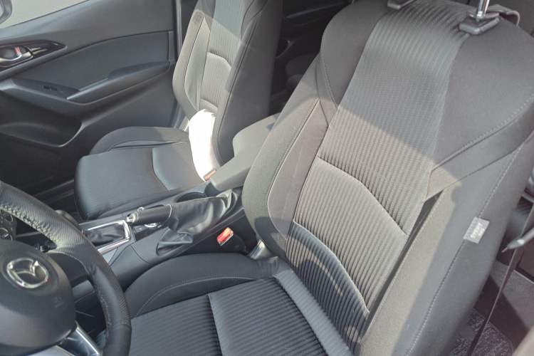 Used Mazda Mazda 3 Axela 2014 Sedan 1.5L Automatic Comfort Model