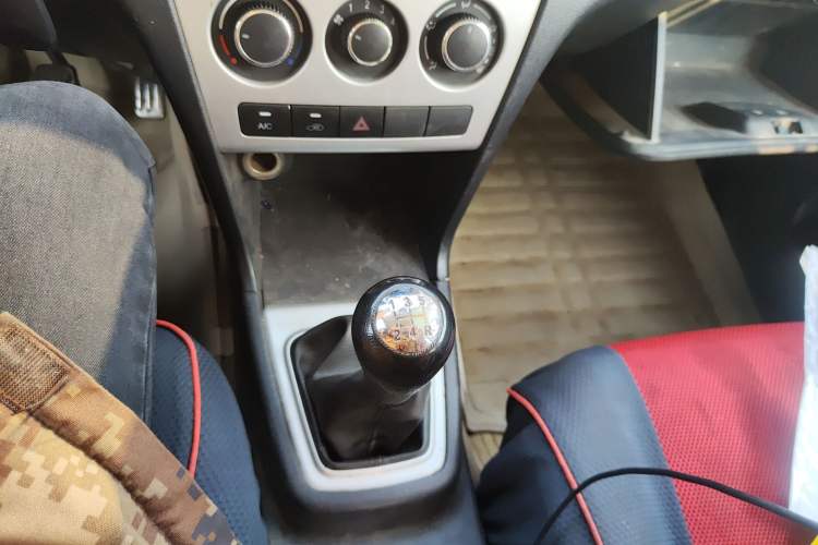 Used CHANGAN KAICHENG Ounuo S 2014 1.3L Happiness Model Gear Lever