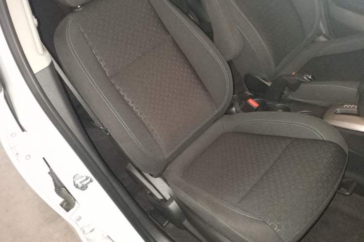 Used Chevrolet Trax 2016 1.4T Automatic Two-Wheel Drive Comfort Version with Sunroof