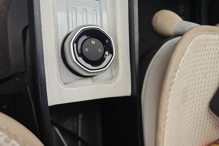 Used Geely Galaxy Panda 2024 200km Panda Rider Gear Lever