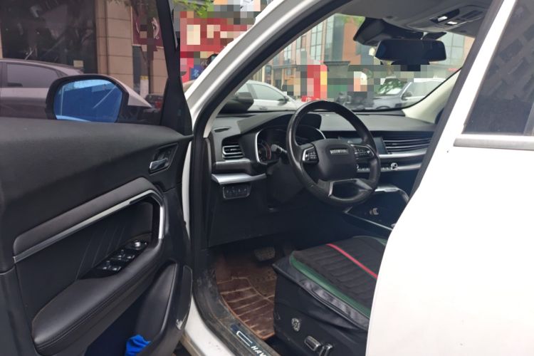 Used Haval H6 2017 Red Label 2.0T Automatic Two-Wheel Drive ZhiShang Model Driver Seat