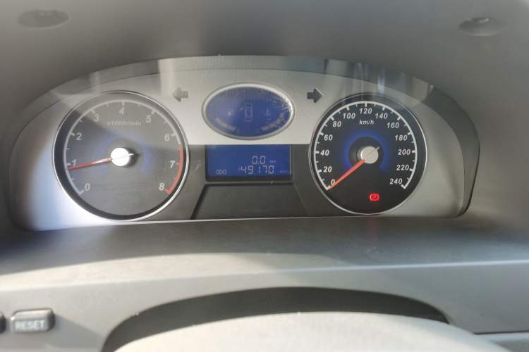 Used Geely Auto Classic Emgrand 2010 Hatchback 1.8L CVT Luxury Model
