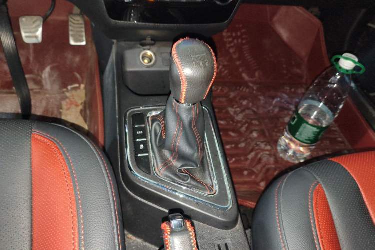 Used JAC Group Refine S2 2018 Smart Drive Edition 1.5L Manual Luxury Smart Model Gear Lever