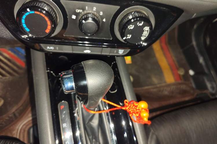 Used Honda Vezel 2022 1.5L CVT Phantom Night Pioneer Edition Gear Lever