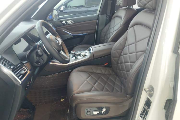 Used BMW X5 2022 xDrive 40Li Luxury Edition M Sport Package Left Front Seat