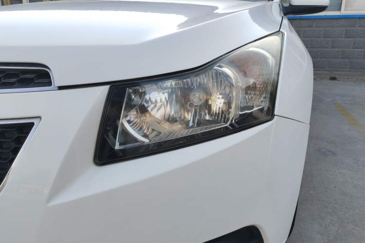 Used Chevrolet Cruze 2013 Hatchback 1.6L Automatic Luxury Model Left Front Headlight