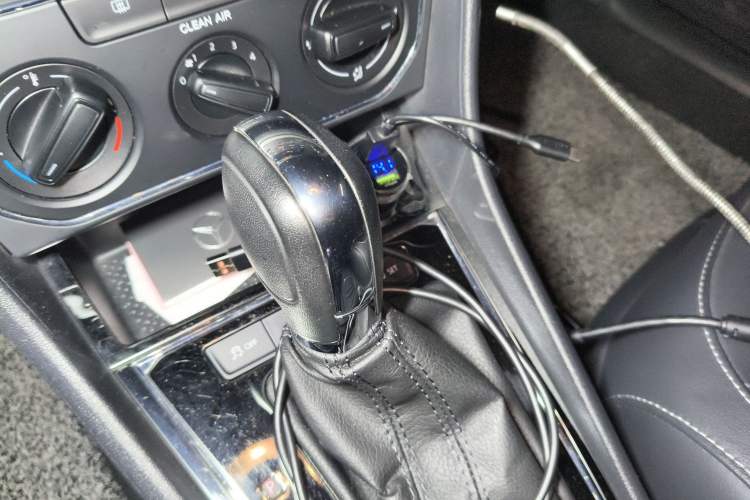 Used Volkswagen Lavida 2015 1.6L Automatic Comfort Edition Gear Lever