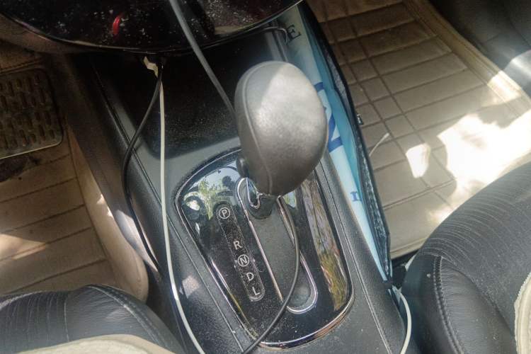 Used Nissan Tiida 2011 1.6L CVT Smart Version Gear Lever