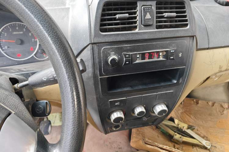 Used Dongfeng Xiaokang C37 2015 1.5L Standard II DK15-06
