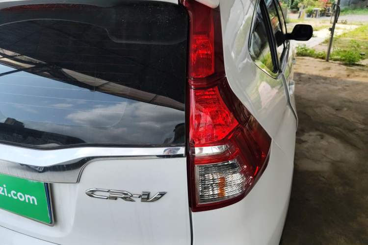 Used Honda CR-V 2016 2.0L Two-Wheel Drive Classic Edition Exterior 3