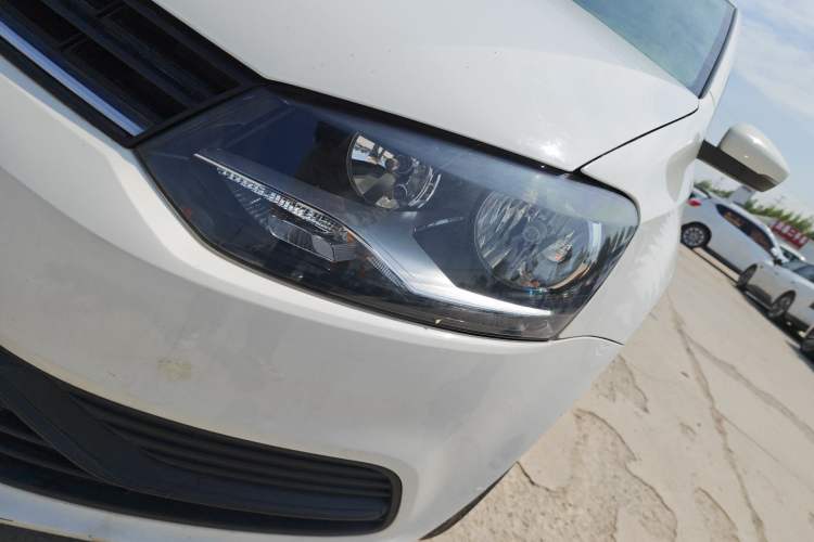Used Volkswagen Polo 2016 1.4L Manual Fashion Model Left Front Headlight
