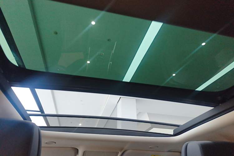 Used Land Rover Range Rover Evoque 2024 Aurora L 249 PS Prestige Light-Chasing Edition