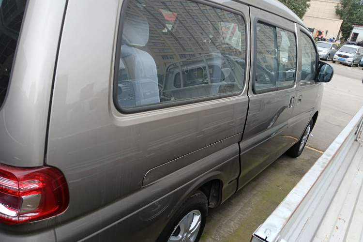 Used FORTHING Lingzhi 2024 M5L 1.5T Manual Base Model 7 Seats
