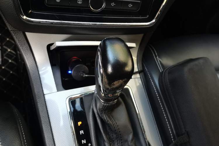 Used Roewe RX5 2016 20T Two-Wheel Drive Automatic Internet Smart Edition