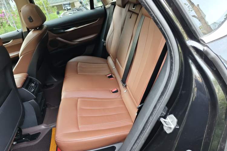 Used BMW X6 2017 xDrive28i Left Rear Seat