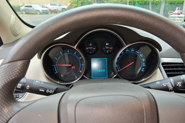 Used Chevrolet Cruze 2015 1.5L Classic SE AT Instrument Cluster