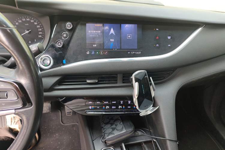 Used Buick Enclave 2020 28T Four-Wheel Drive Prestige Version Audio And AC Panel