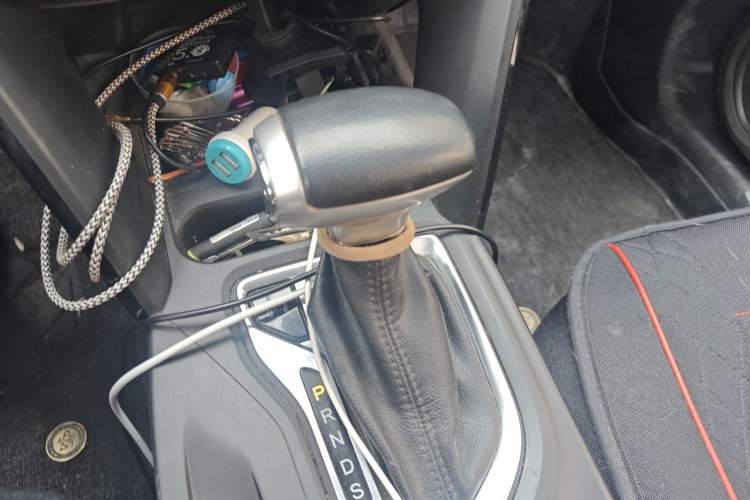 Used GAC Trumpchi GS4 2015 200T G-DCT Elite Edition Gear Lever