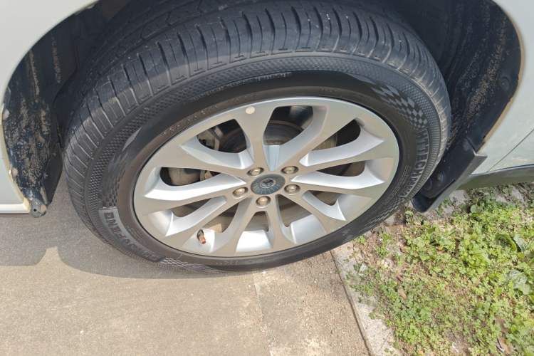 Used Haval H2 2017 Red-Label 1.5T Manual Two-Wheel-Drive Elite Model Left Front Wheel Hub