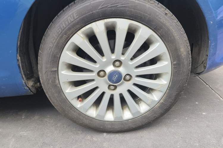 Used Ford Fiesta 2011 Sedan 1.5L Automatic Fashion Edition Right Front Wheel Hub