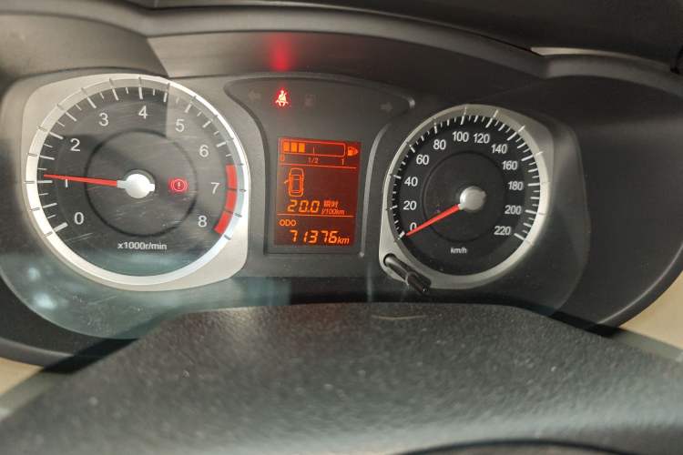 Used Venucia R50 2012 1.6L Manual Comfort Edition Odometer Close Up