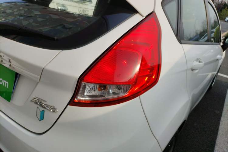 Used Ford Fiesta 2013 Hatchback 1.5L Manual Fashion Edition
