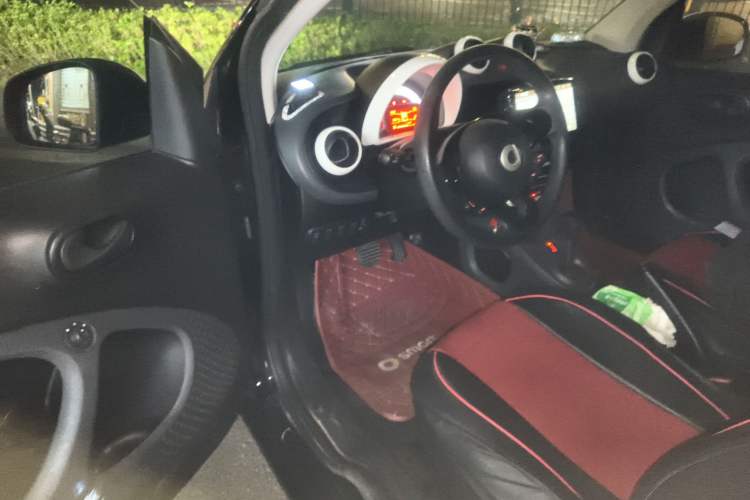 Used smart fortwo 2018 1.0L 52kW Hardtop Dynamic Version China V Driver Seat