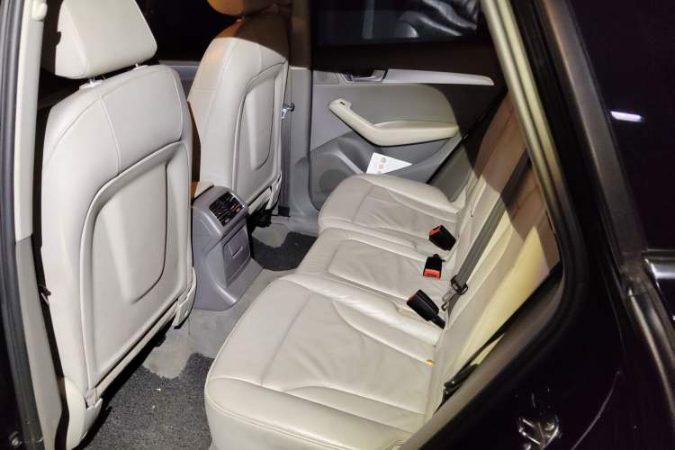 Used Audi Q5 2012 2.0TFSI Technology Model Left Rear Seat